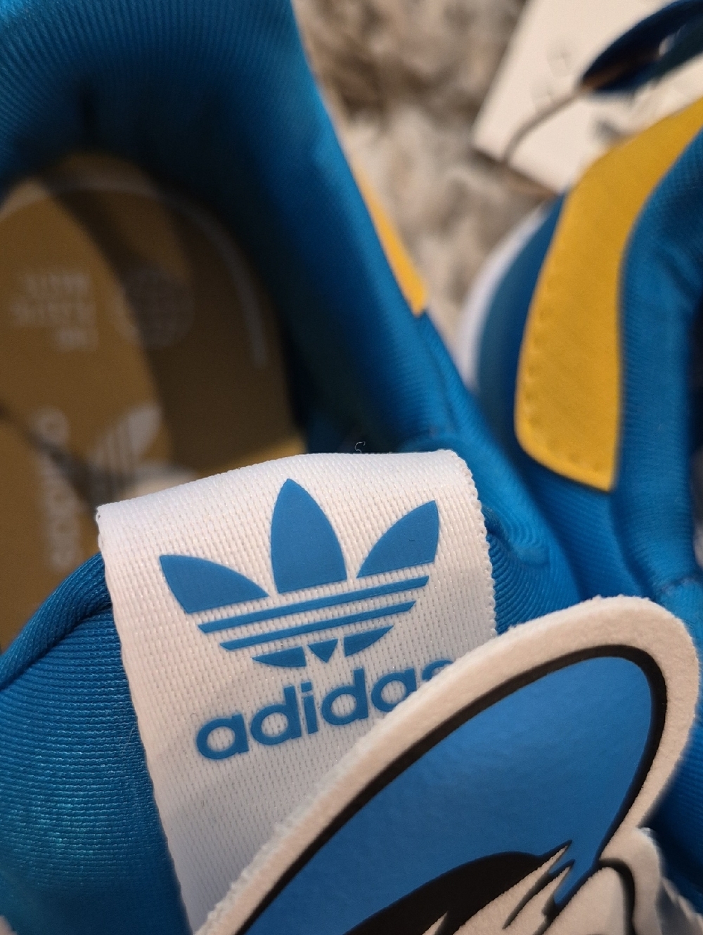 adidas x Disney Donald Duck Superstar Sneakers - Picture 6 of 7
